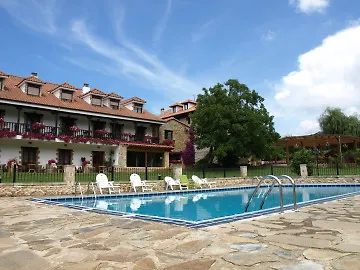 Complejo Rural El Pomar 2* Comillas
